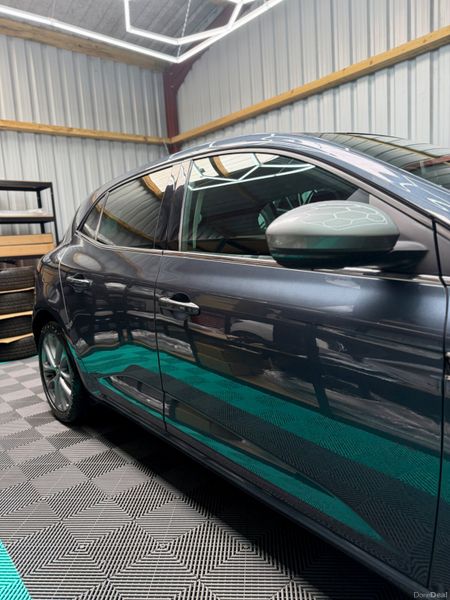 2016 (162) Renault Megane - GT line interior! 399253515