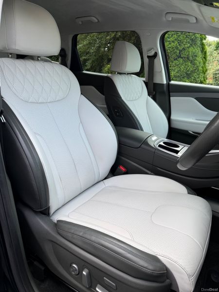 Stunning 232 Hyundai Santa Fe 7 Seater AWD! 399213363