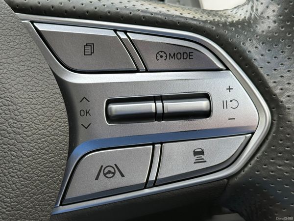 Stunning 232 Hyundai Santa Fe 7 Seater AWD! 399213387