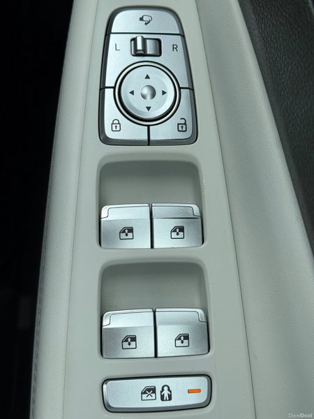 Stunning 232 Hyundai Santa Fe 7 Seater AWD! 399213395