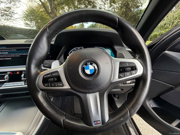 BMW X5 2021 399350833