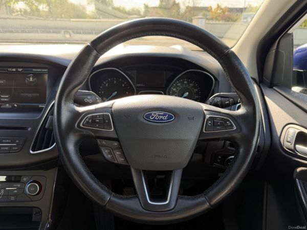 Ford Focus TITANIUM 399377557