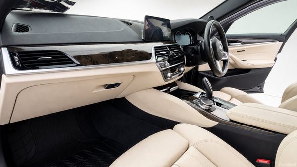BMW 5-Series 2.0L Diesel M-Sport Leather interior 399306461