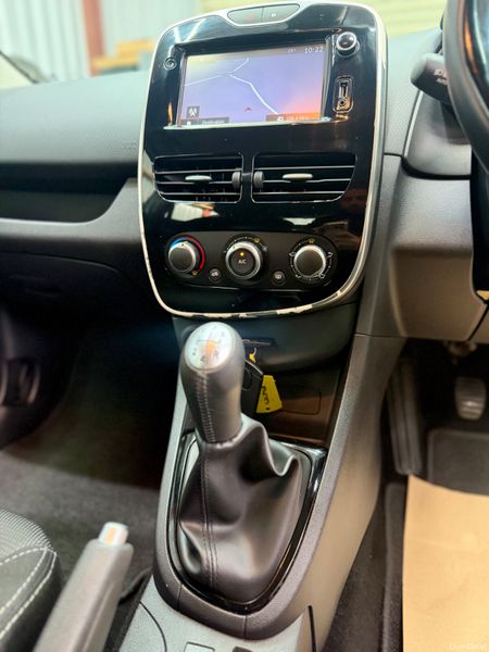 2016(162) Renault Clio 1.1 Petrol - Manual! 399326493