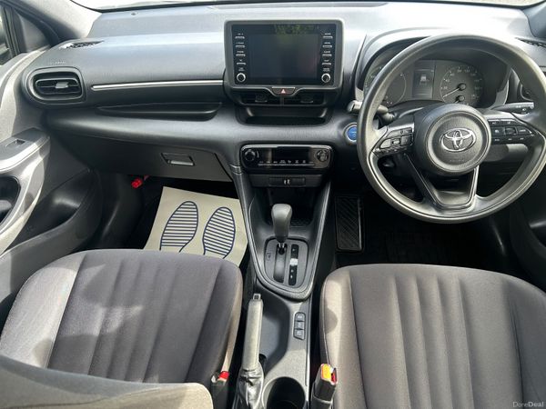 TOYOTA YARIS HYBRID 2021 399456975