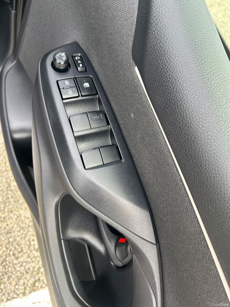 TOYOTA YARIS HYBRID 2021 399456987