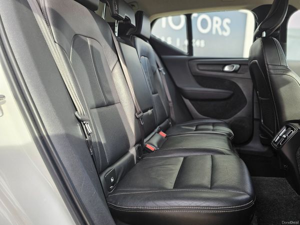 VOLVO XC40 MOMENTUM 150 BHP // 04/27 NCT 399464415
