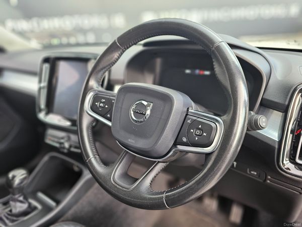 VOLVO XC40 MOMENTUM 150 BHP // 04/27 NCT 399464435