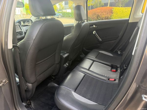 Peugeot 2008 1.2 Puretech Allure 399561633