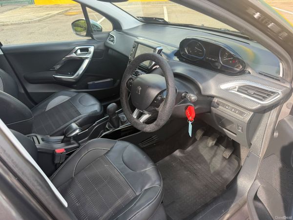 Peugeot 2008 1.2 Puretech Allure 399561635