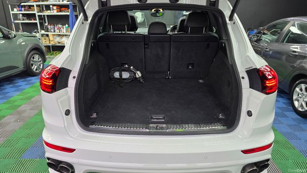 Porsche Cayenne hybrid S 416 BHP AA APPROVED 399574473