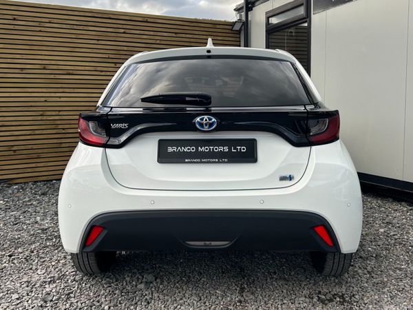 Toyota Yaris 1.5 Hybrid 2021 399649443
