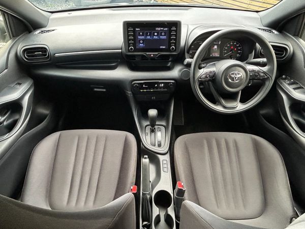 Toyota Yaris 1.5 Hybrid 2021 399649451