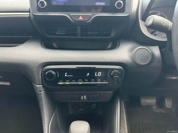 Toyota Yaris 1.5 Hybrid 2021 399649457