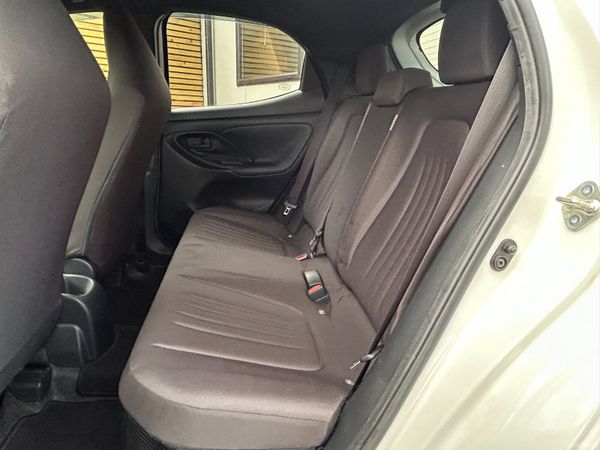 Toyota Yaris 1.5 Hybrid 2021 399649463
