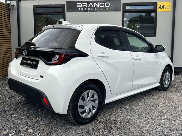 Toyota Yaris 1.5 Hybrid 2021 399649439