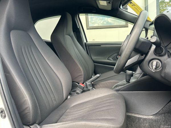 Toyota Yaris 1.5 Hybrid 2021 399649531