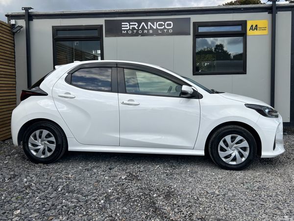 Toyota Yaris 1.5 Hybrid 2021 399649683