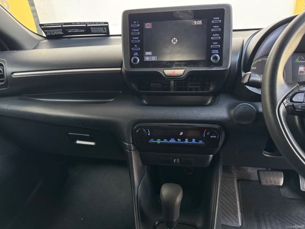 Toyota Yaris 2021 Hybrid Automatic with very 399678255