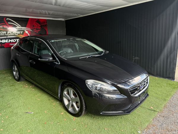 2013 Volvo V40 ES, 2 of 18