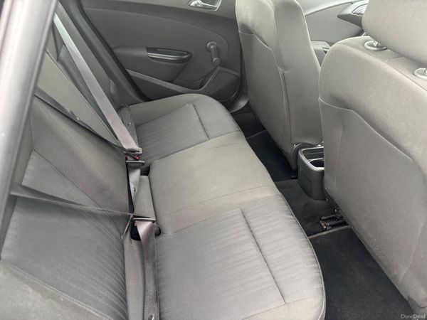 Opel Astra 2013 low kms 399631177