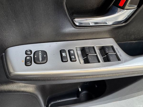 2016Toyota Prius Plus/alpha 1.8 Hybrid 399750385