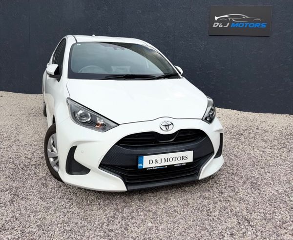 2021 Toyota Yaris Luna, 2 of 22