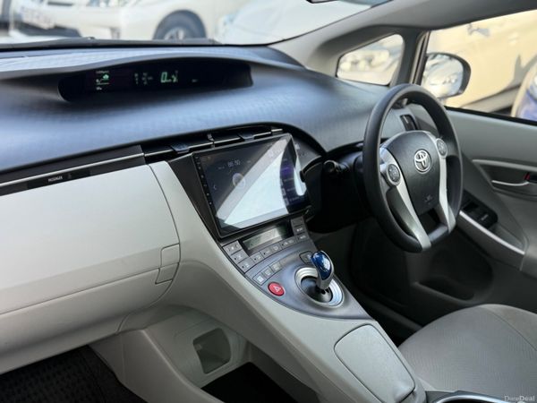 2013 Toyota Prius Hybrid Automatic 399772377
