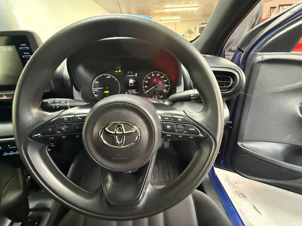 2022 Toyota Yaris 1.5 Hybrid Automatic Top Specs 399704405