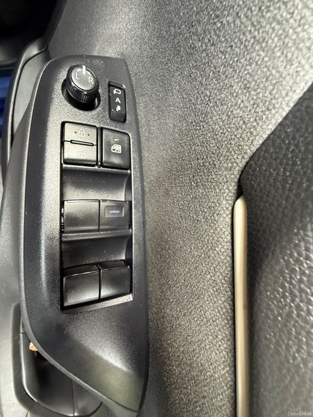 2022 Toyota Yaris 1.5 Hybrid Automatic Top Specs 399704413