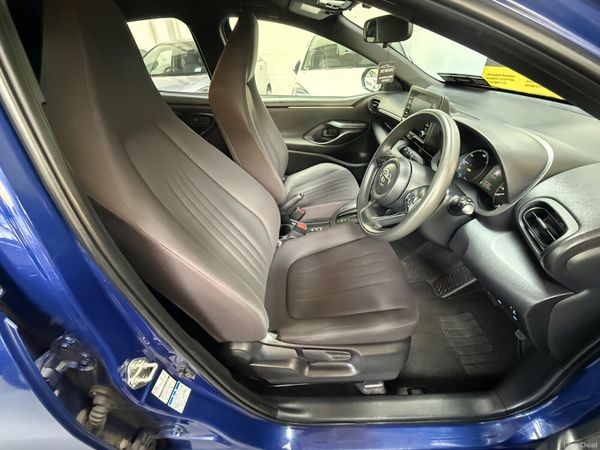 2022 Toyota Yaris 1.5 Hybrid Automatic Top Specs 399704417