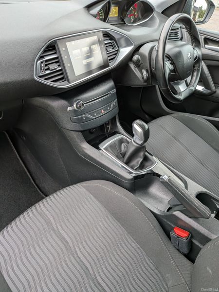 Peugeot 308 Active 2017 /Reverse camera/ Low Kms 399711299