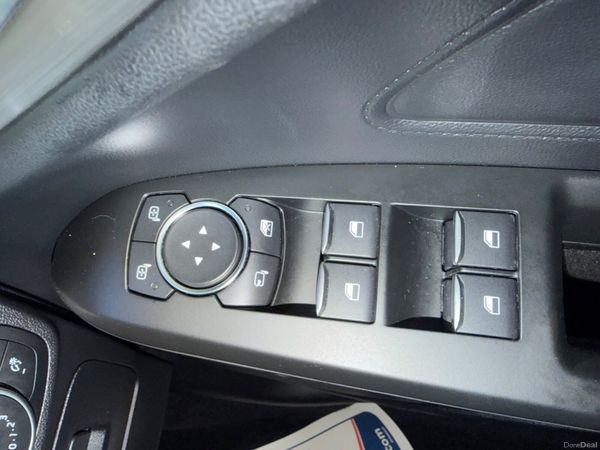 Ford Focus TITANIUM X 399718165