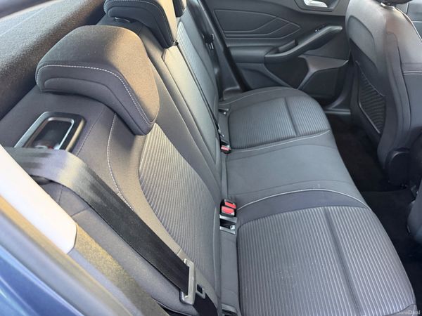 Ford Focus TITANIUM X 399718135