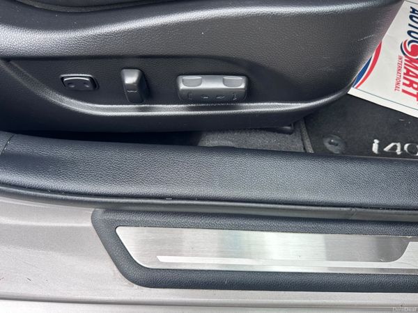 Hyundai i40 2016 399853601