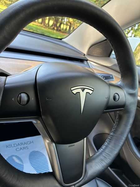 Tesla Model 3 2021 399800023