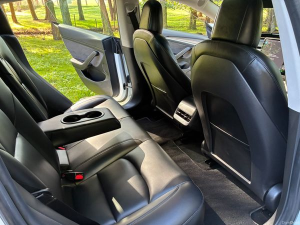 Tesla Model 3 2021 399800031