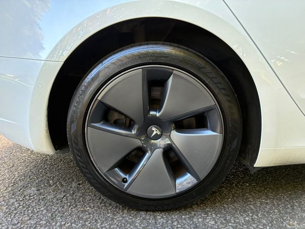 Tesla Model 3 2021 399800035