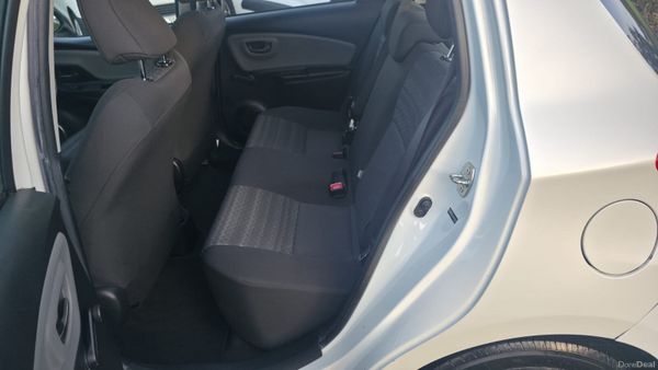 Toyota Yaris 2016 399813063