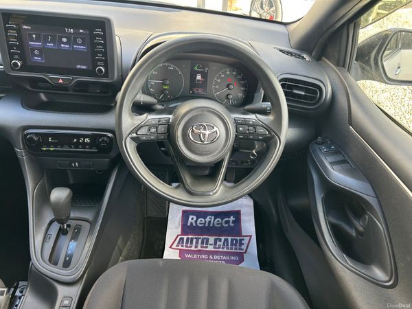 Toyota Yaris 1.5 Hybrid Auto 399834011
