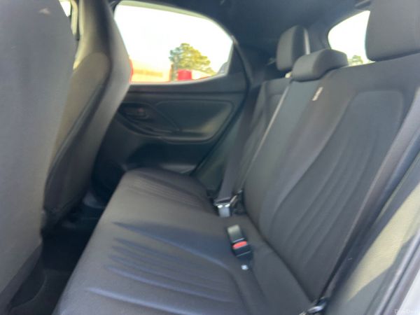Toyota Yaris 1.5 Hybrid Auto 399834023
