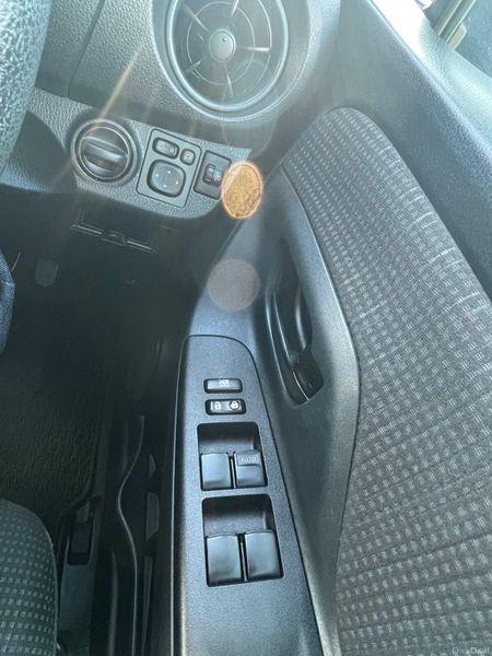 2017 Toyota Vitz 316953065