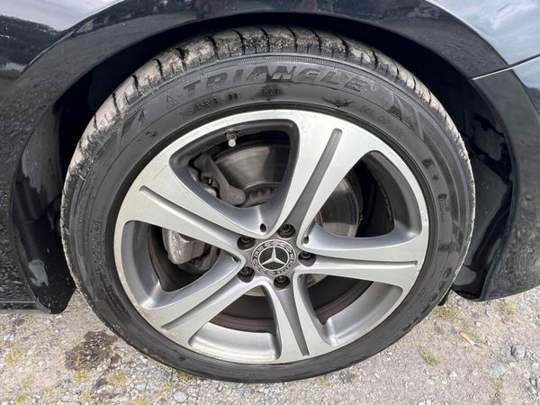 191 Mercedes-Benz E-Class 319103939