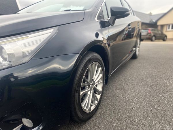 Toyota Avensis 2.0D4D Busniess Edition 324043988