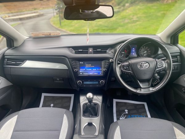 Toyota Avensis 2.0D4D Busniess Edition 324043998