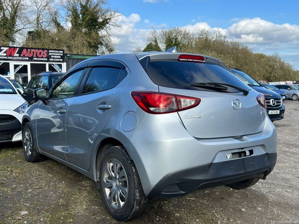 16 Mazda Demio Autos 1.3 324170601