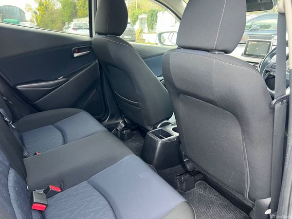 16 Mazda Demio Autos 1.3 324170605