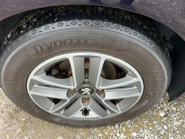 18 Peugeot 208 1.2 Auto 324882175