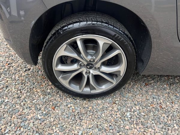 DS Automobiles DS 4 2015 326302441