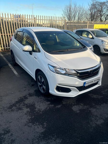 Honda fit hybrid auto low millage 327332900